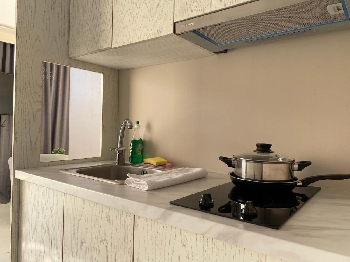 24K Athena Suites Esterno foto