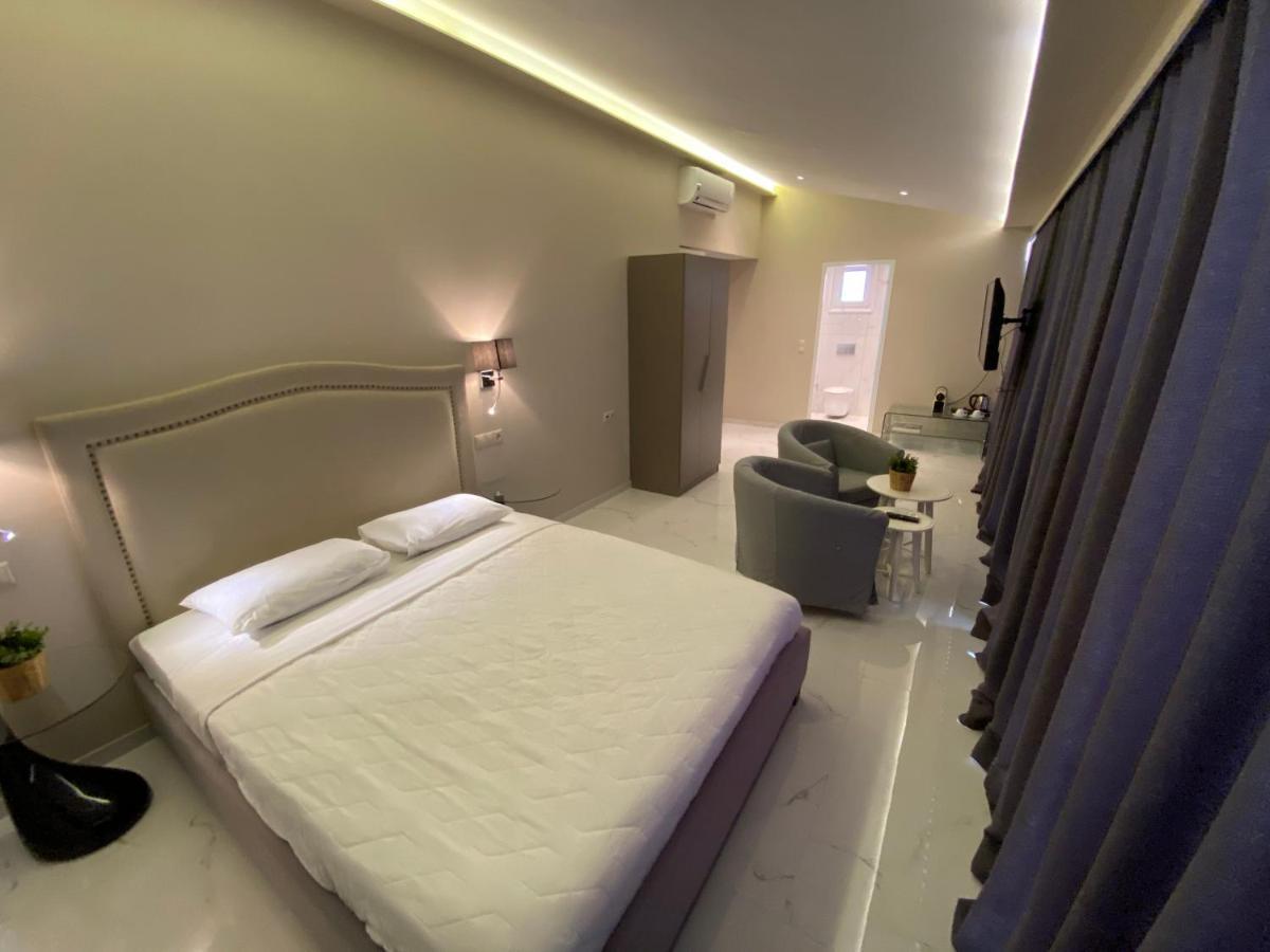 24K Athena Suites Esterno foto