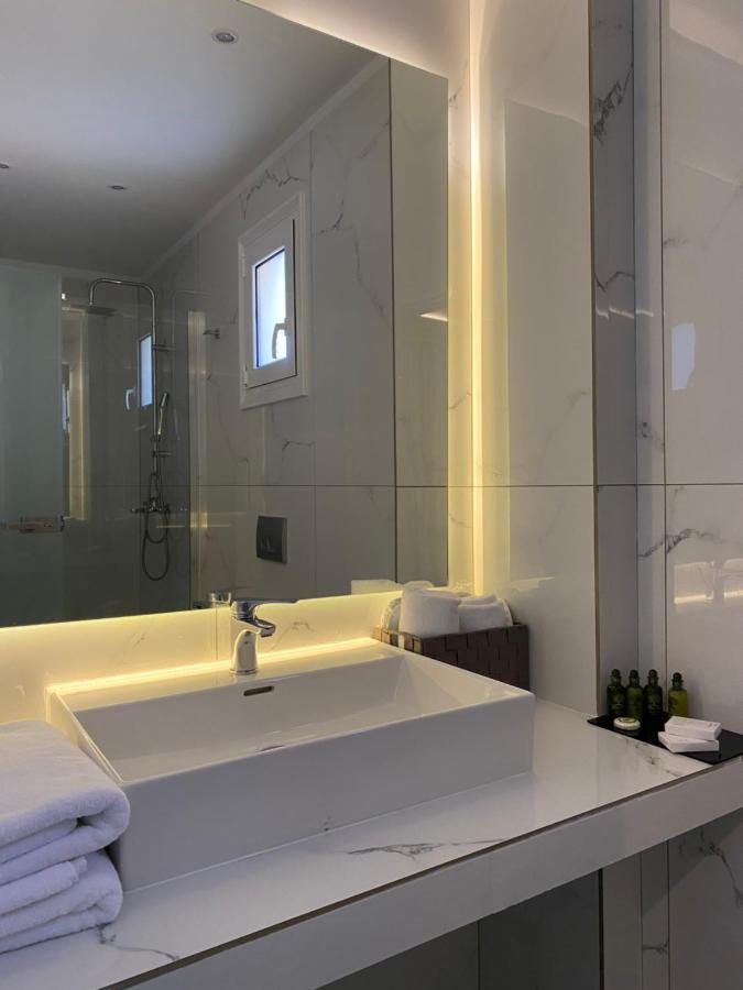 24K Athena Suites Esterno foto